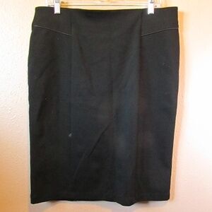 89th & Madison Black Pencil Skirt
